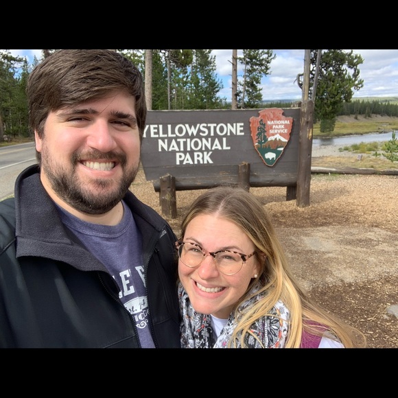 Meet your Posher, Hillary - Picture 2 of 6